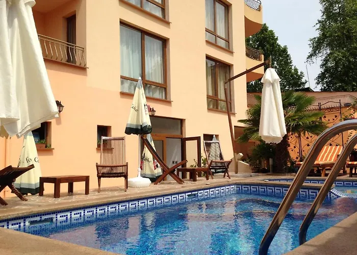 Ξενοδοχείο Family Hit 2*